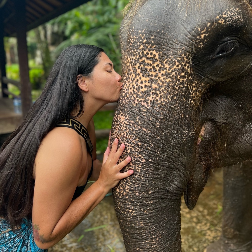 Meet your Posher, Mirella